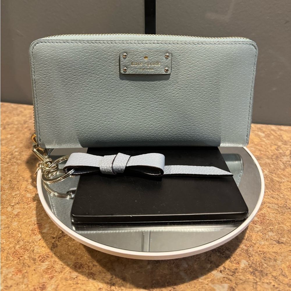 NWOT Kate Spade Long Wallet
